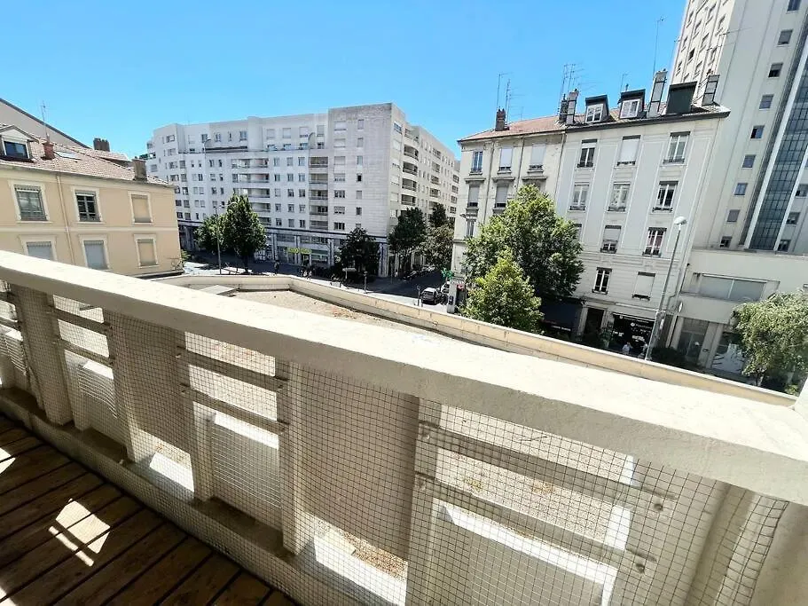 Spacieux App Proche Centre,Commerces &Transports Villeurbanne Apartment